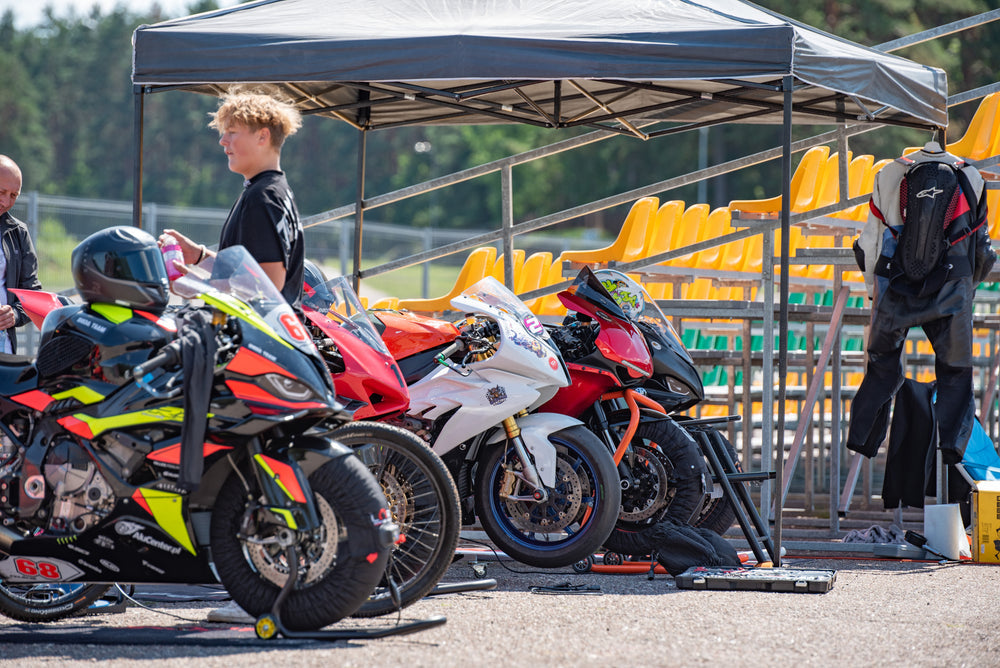 Motorcycles and equipment in the trackday paddock